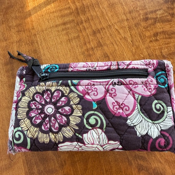 Vera Bradley Floral Patterned Women's wallet - Picture 2 of 4